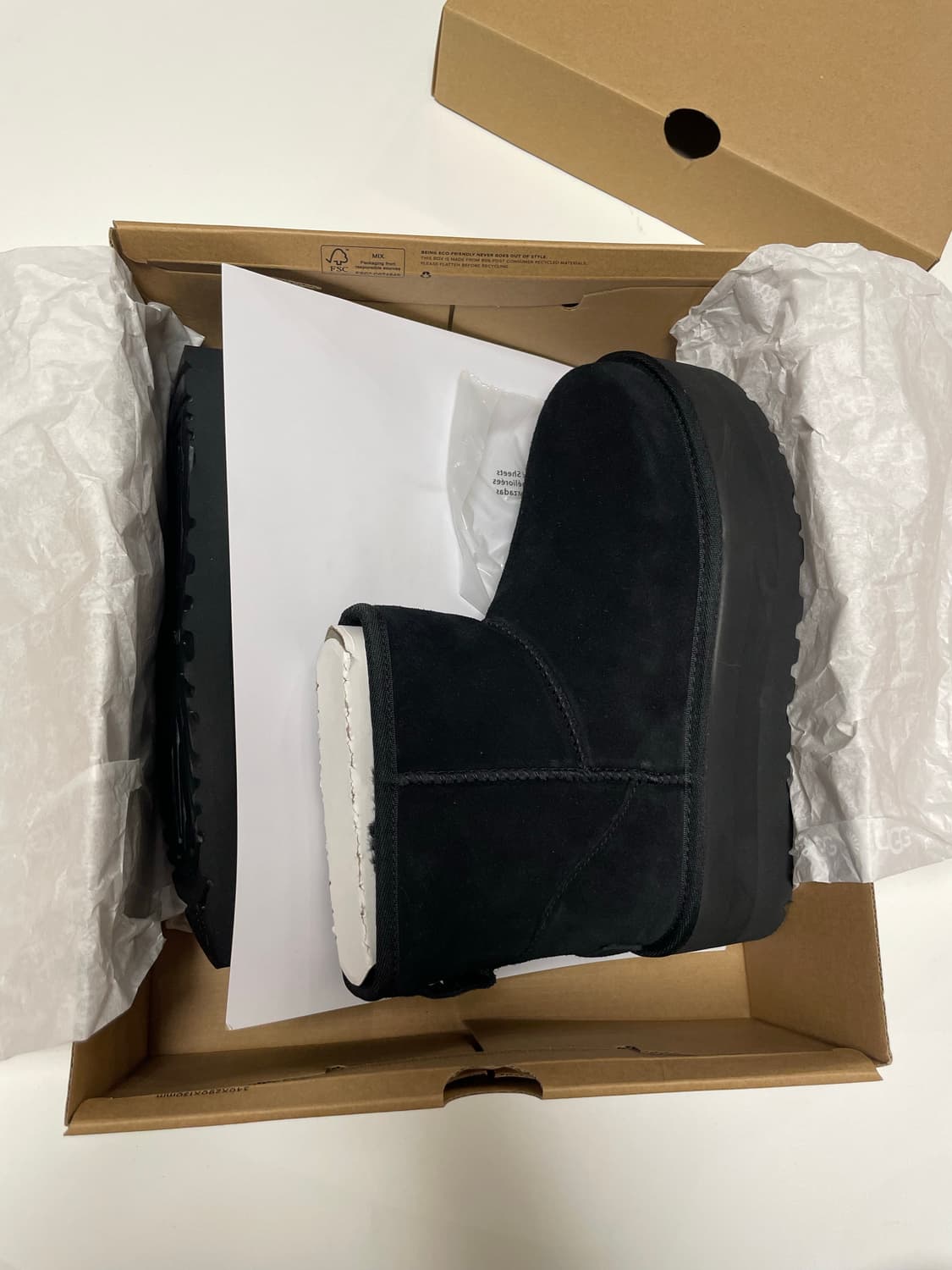 어그 클래식 미니 플랫폼 8사이즈 블랙 새상품 판매 상품이미지2