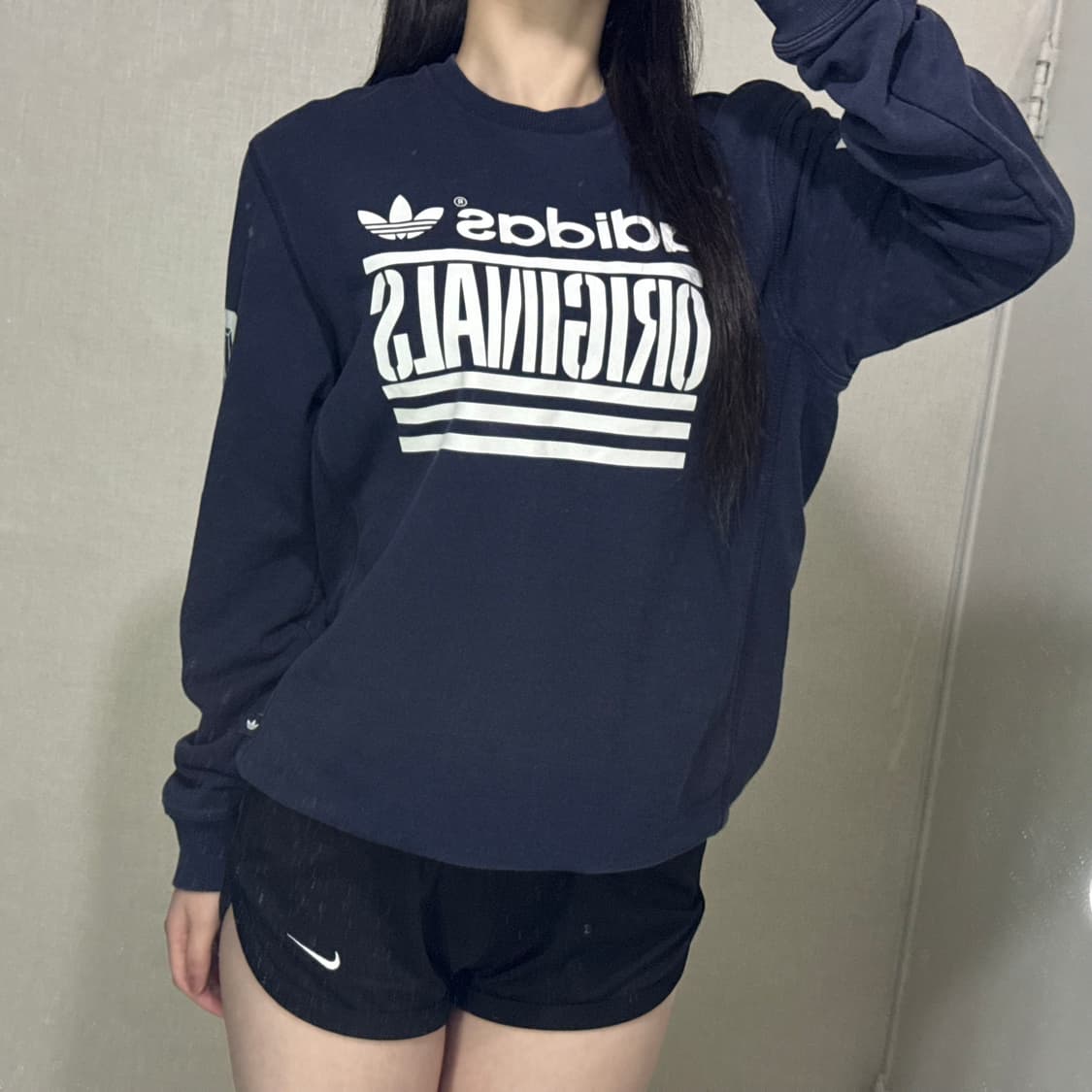 아디다스 올드스쿨 영어로고 맨투맨 🤍 상품이미지4