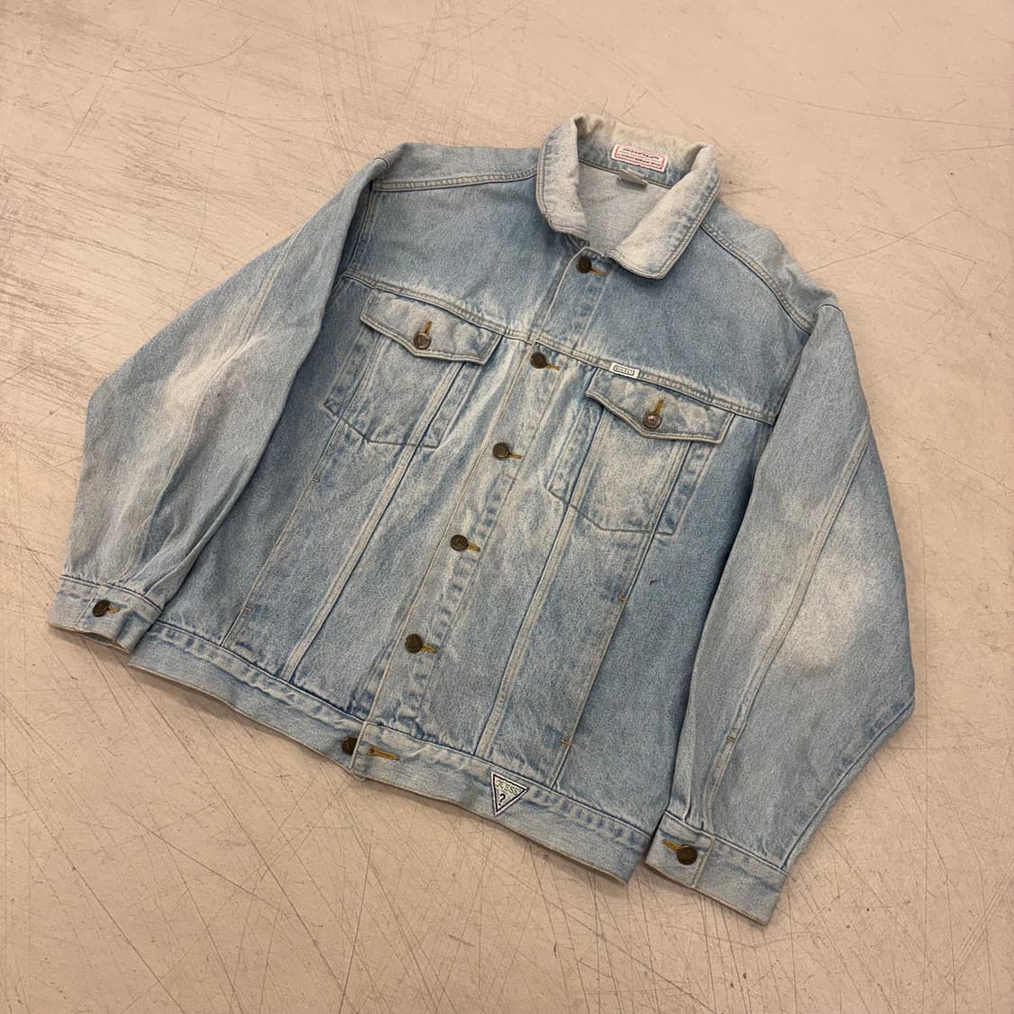 게스 올드 빅로고 더티워싱 데님 자켓 상품이미지2