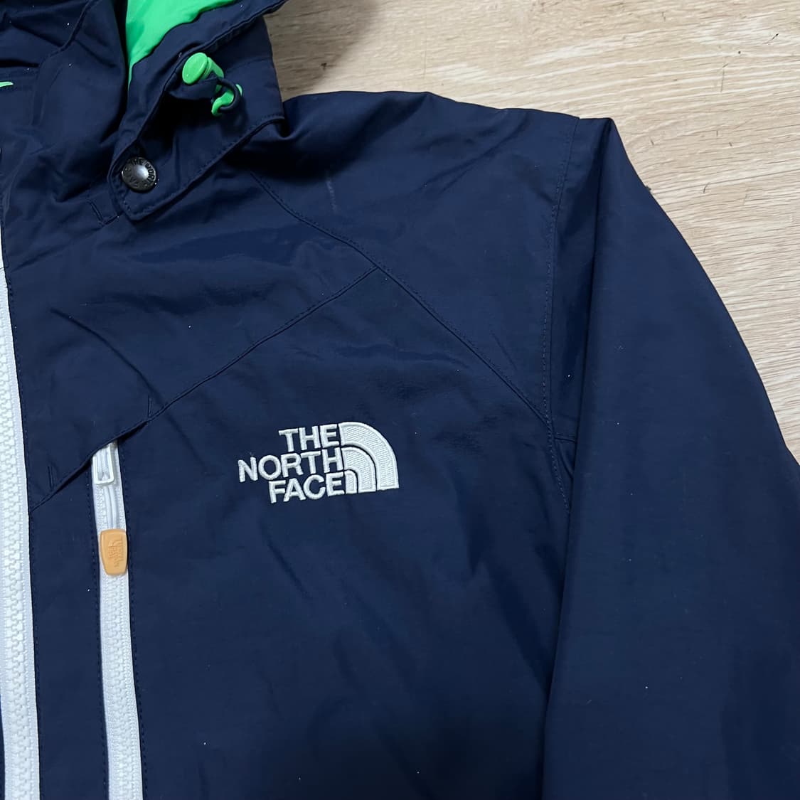 노스페이스 로고 투톤 배색 바람막이 후드자켓 [그린] M/95 상품이미지4