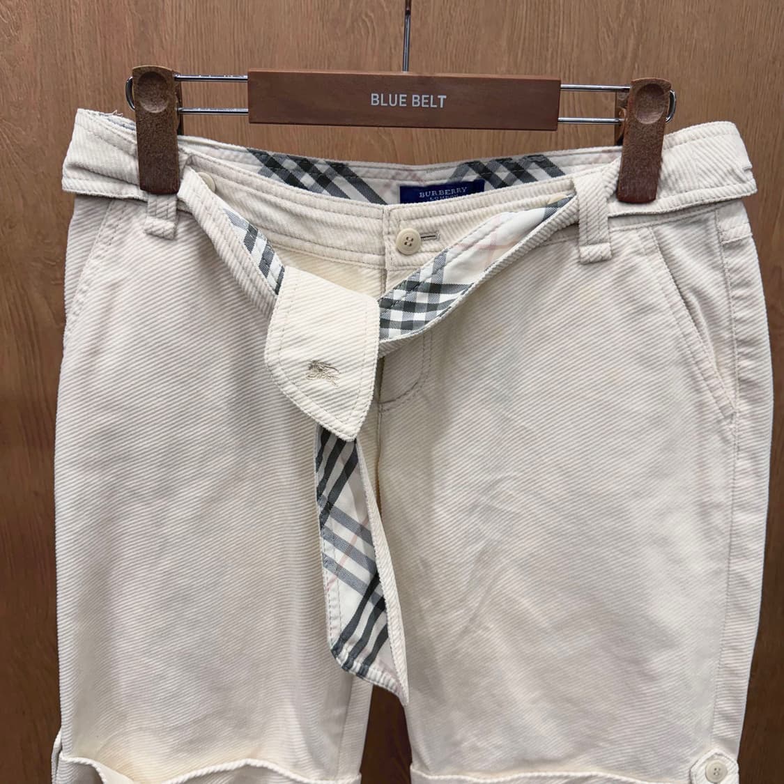 버버리 블루 라벨 골덴 하프 팬츠 버튼 롤업 디테일 레귤러핏 아이보리 상품이미지4