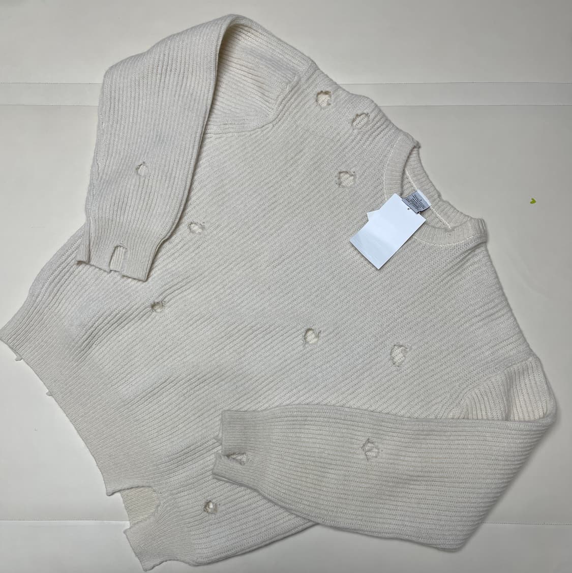 STU (Saturday of us)새상품 디스트로이드 니트 크림 상품이미지1