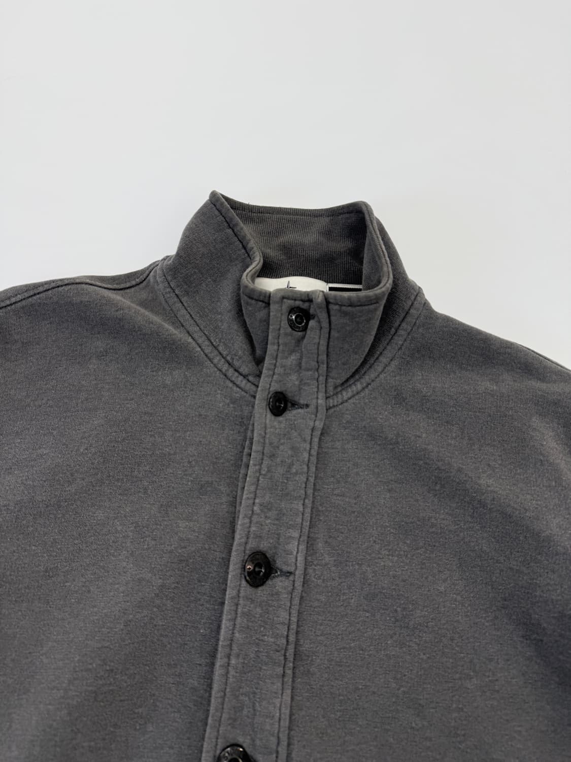 Stone Island 가먼트다잉 버튼업 하이넥 집업 스웻 자켓 상품이미지5