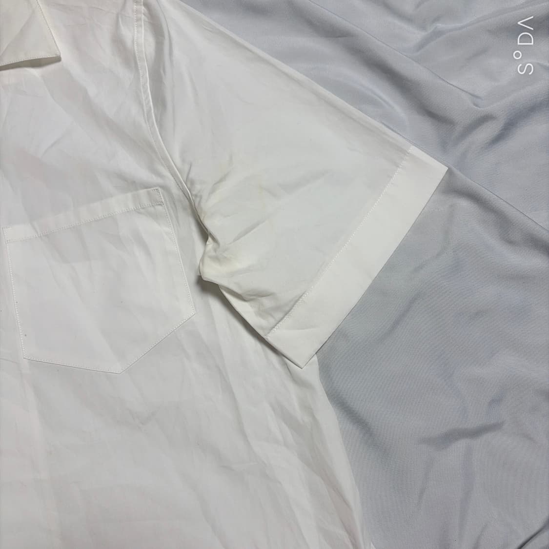 프라다 화이트 반팔 셔츠 40 상품이미지3