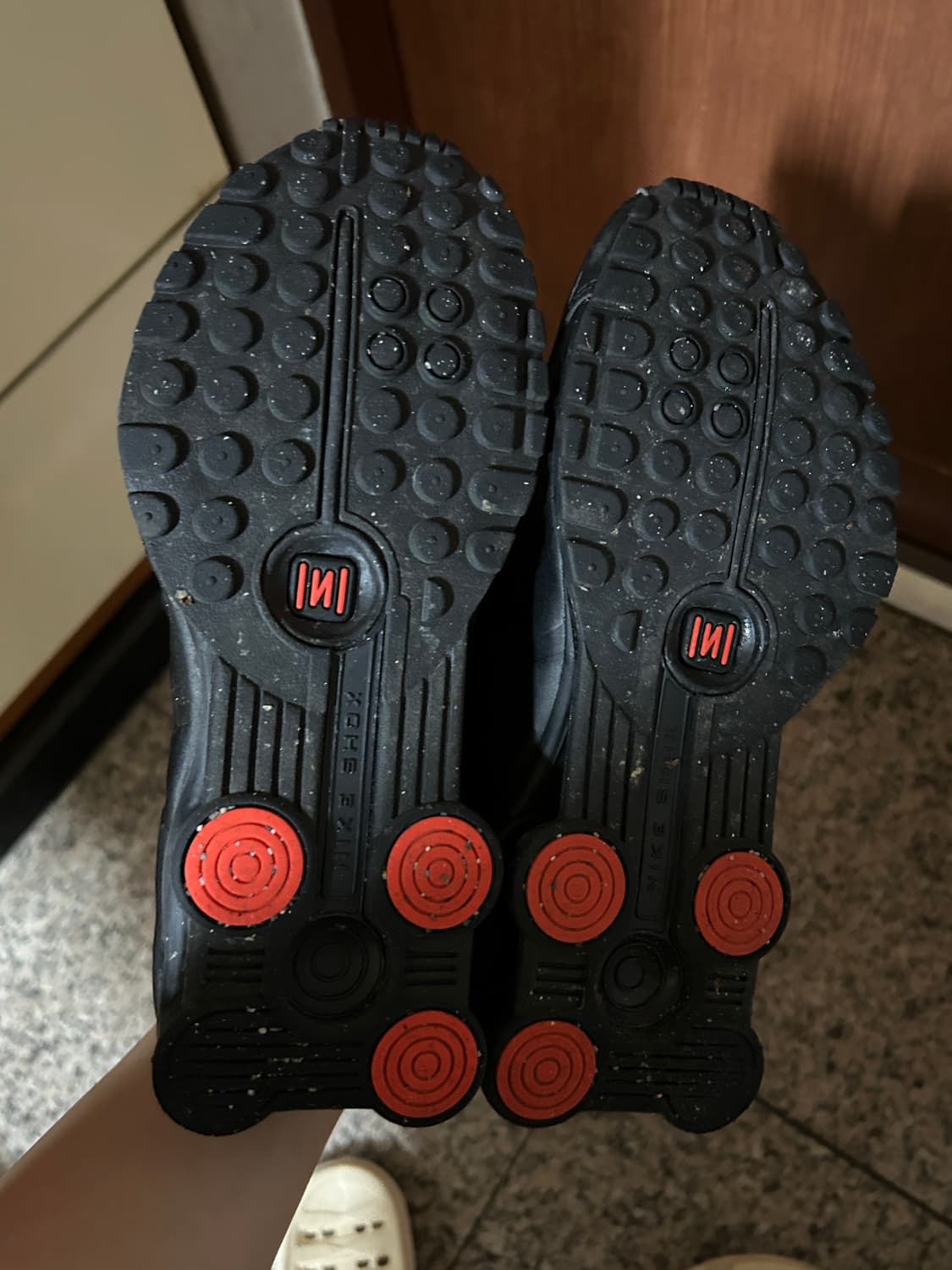 나이키 샥스 R4 240 상품이미지4