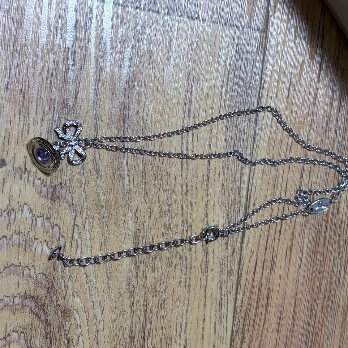 비비안웨스트우드 옥타비아 리본 오알비 목걸이 바이올렛  상품이미지8