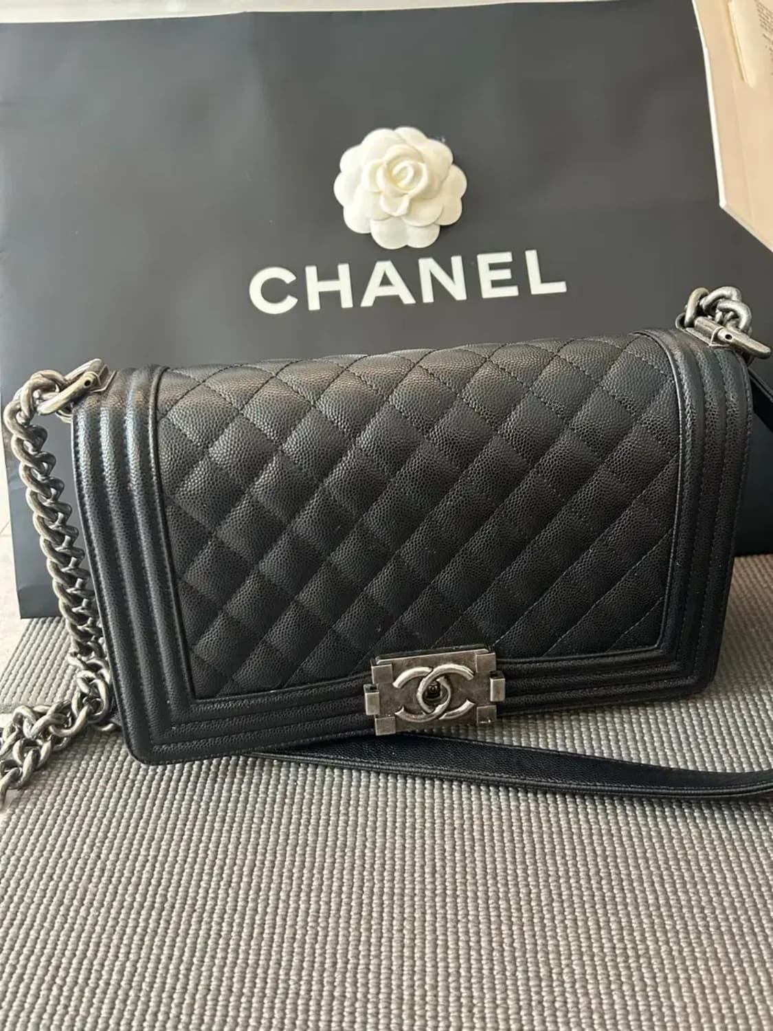 샤넬 보이백 은장 미디움 캐비어스킨 상품이미지2