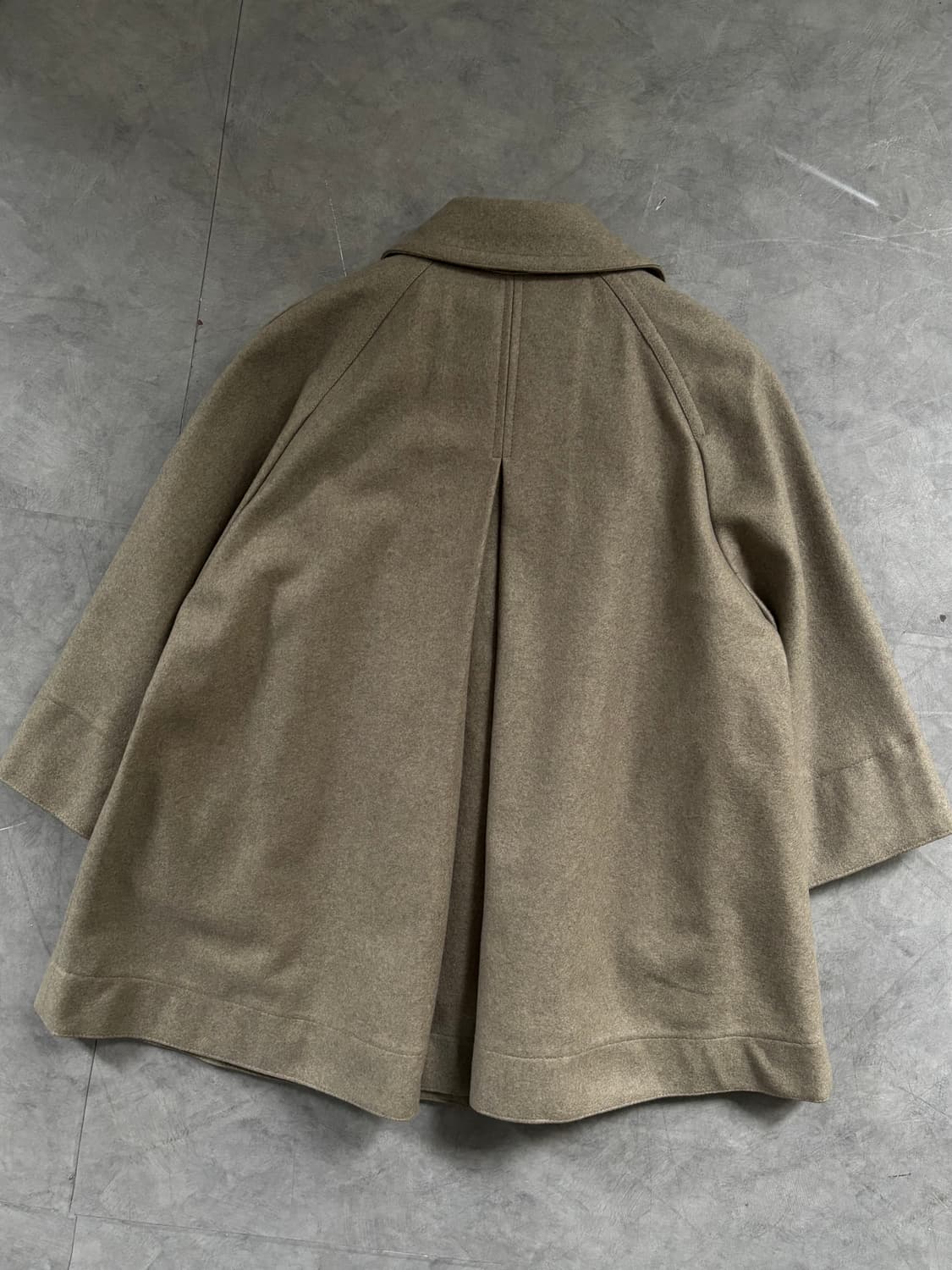 Gloverall 글로버올 그레이 하프 케이프 코트 상품이미지9