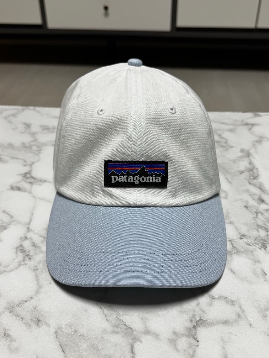 파타고니아 모자 P-6 레귤러 볼캡 화이트/스카이블루 상품이미지2
