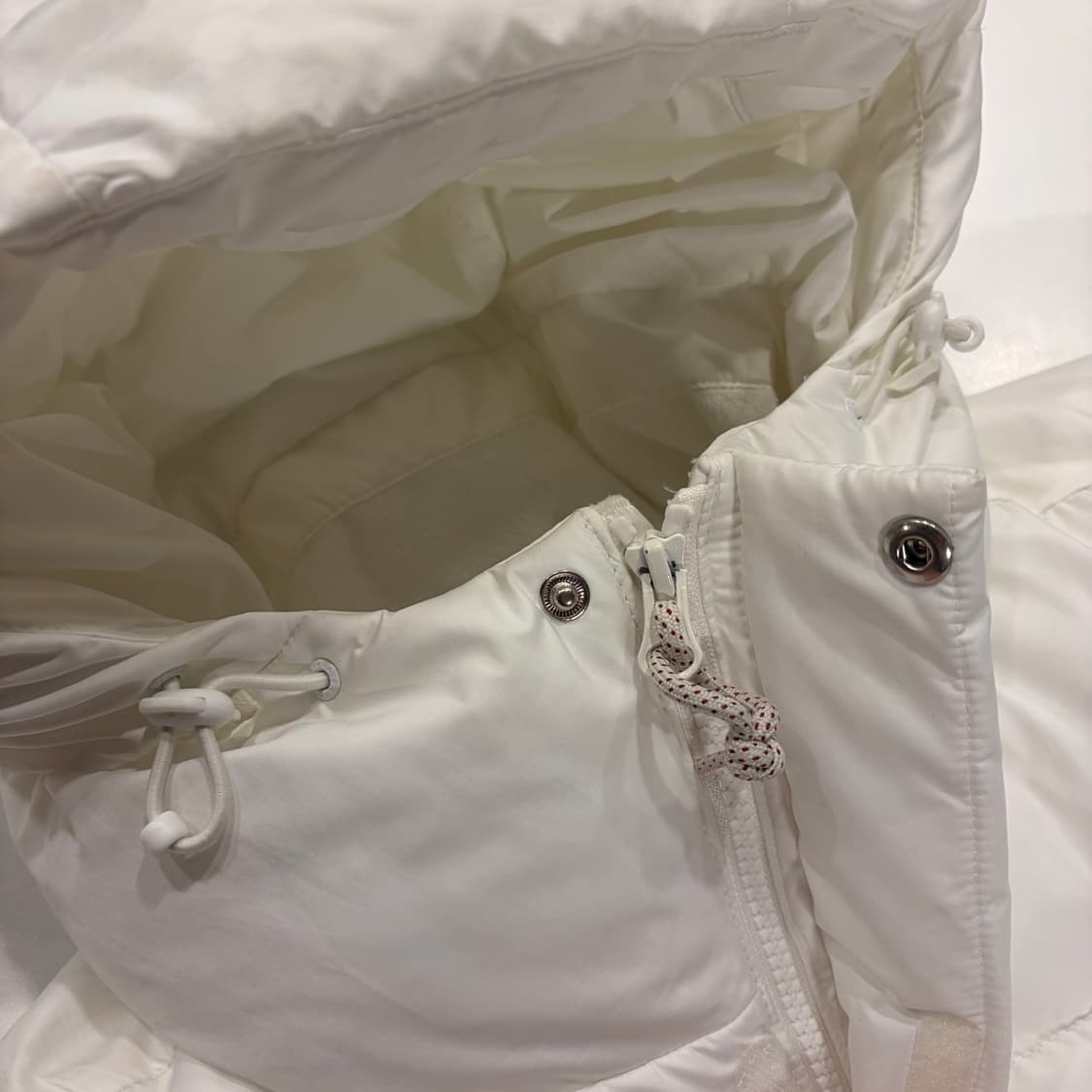 [S] 노스페이스 화이트라벨 온볼 리버트 구스다운 숏 패딩 B950 상품이미지5