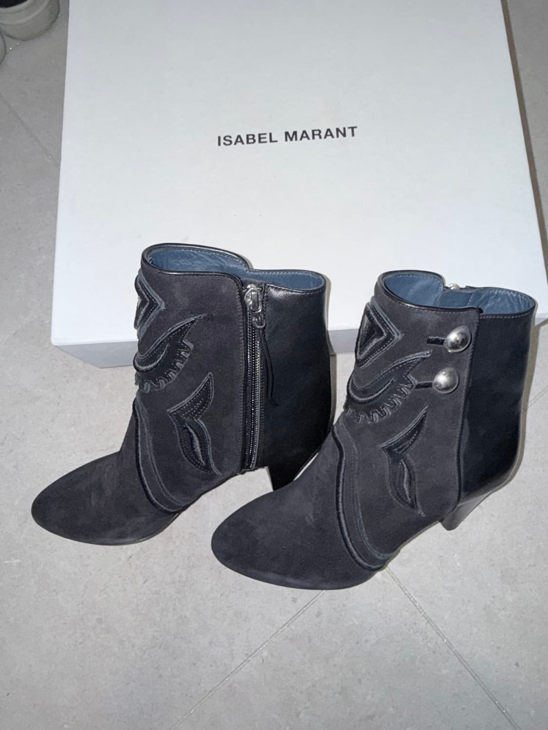 새제품! 이자벨마랑 블랙 스웨이드 앵클 부츠 36 상품이미지1