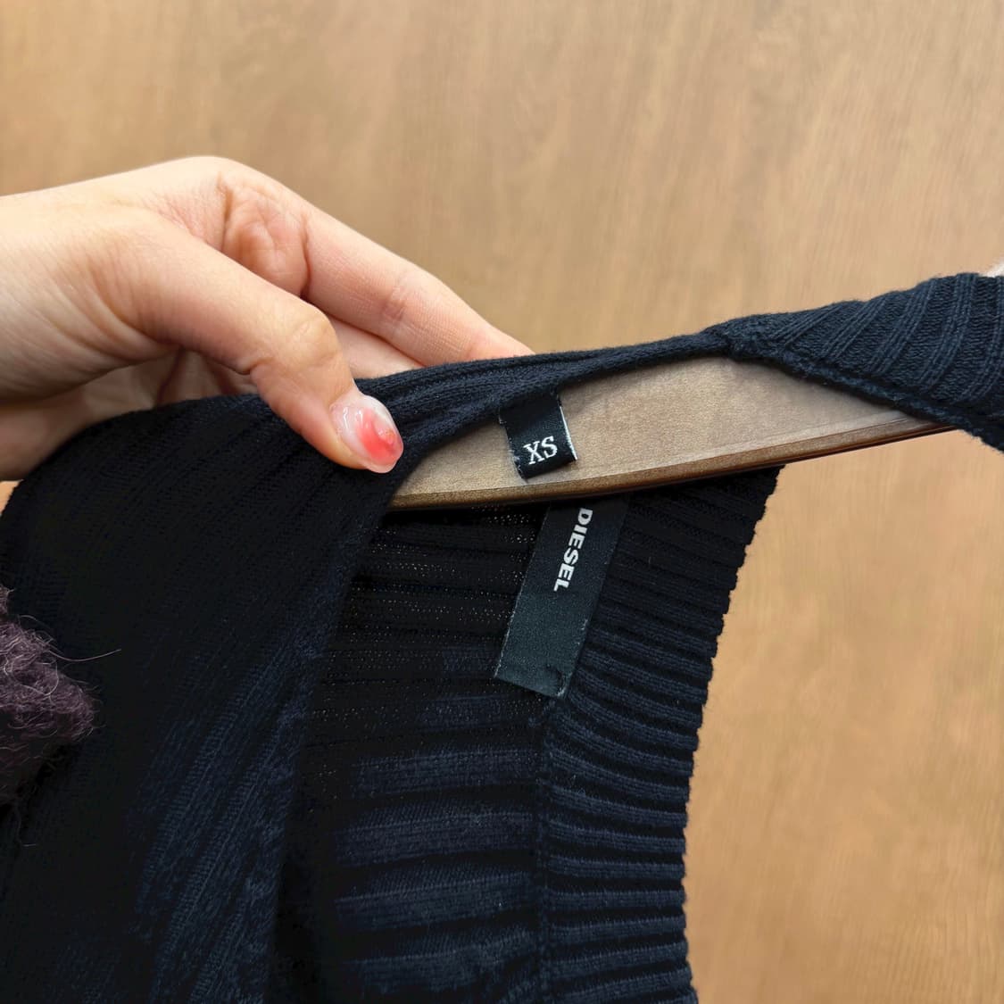 디젤 니트 원피스 백 오픈 스트랩 타이 디테일 디테일 슬림핏 블랙 상품이미지7