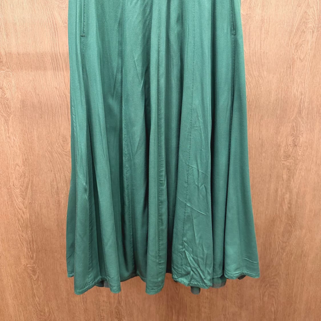 요지 야마모토 롱 스커트 사이드 포켓 백 투 버튼 디테일 플레어핏 그린 상품이미지5