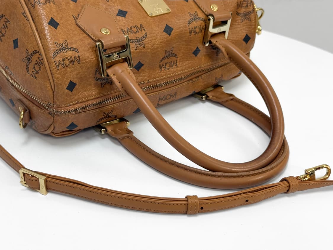 MCM Visetos Boston Bag Cognac 상품이미지6