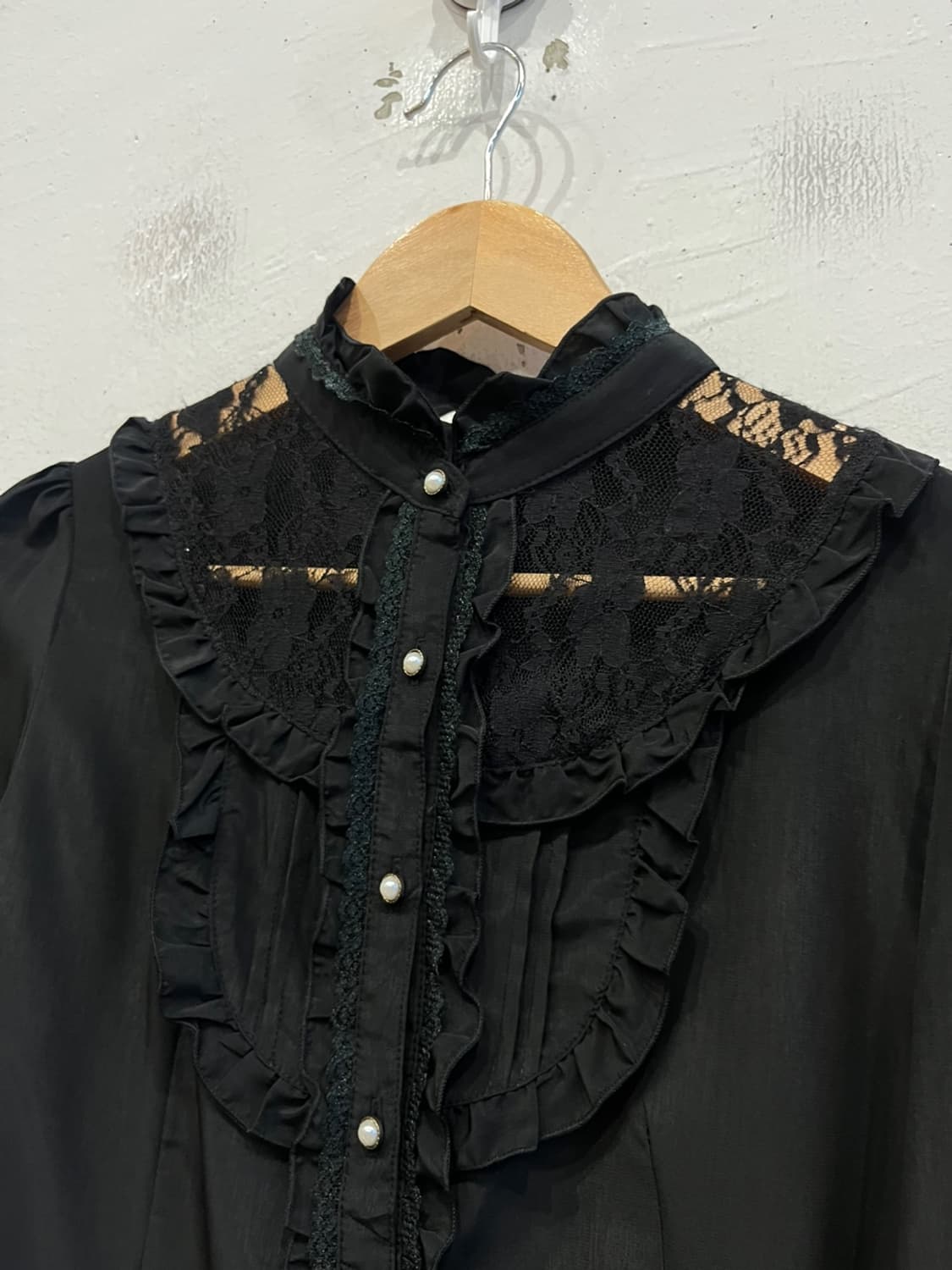 액시즈팜 프릴 블라우스  상품이미지3