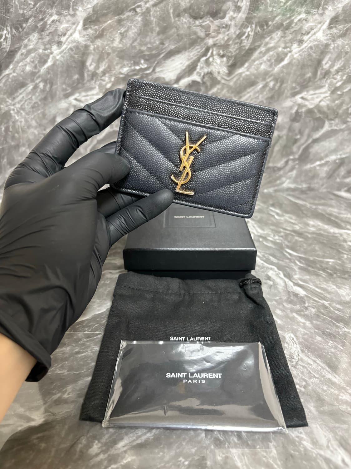 입생로랑 그랑 드 뿌드르 마틀라세 카드지갑 상품이미지1