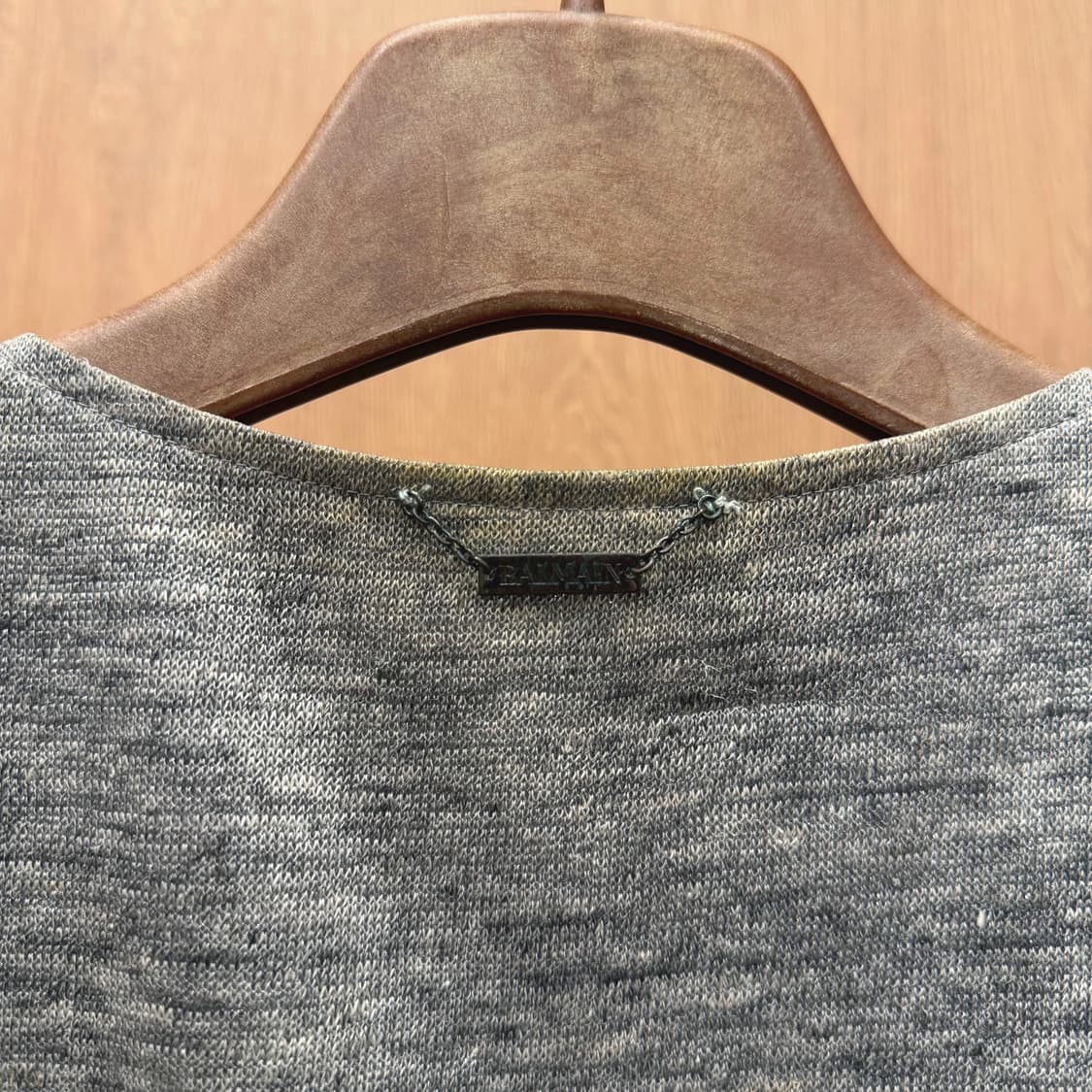 발망 슬리브리스 가디건 오픈형 스트랩 클로징 사이드 포켓 디테일 그레이 상품이미지7