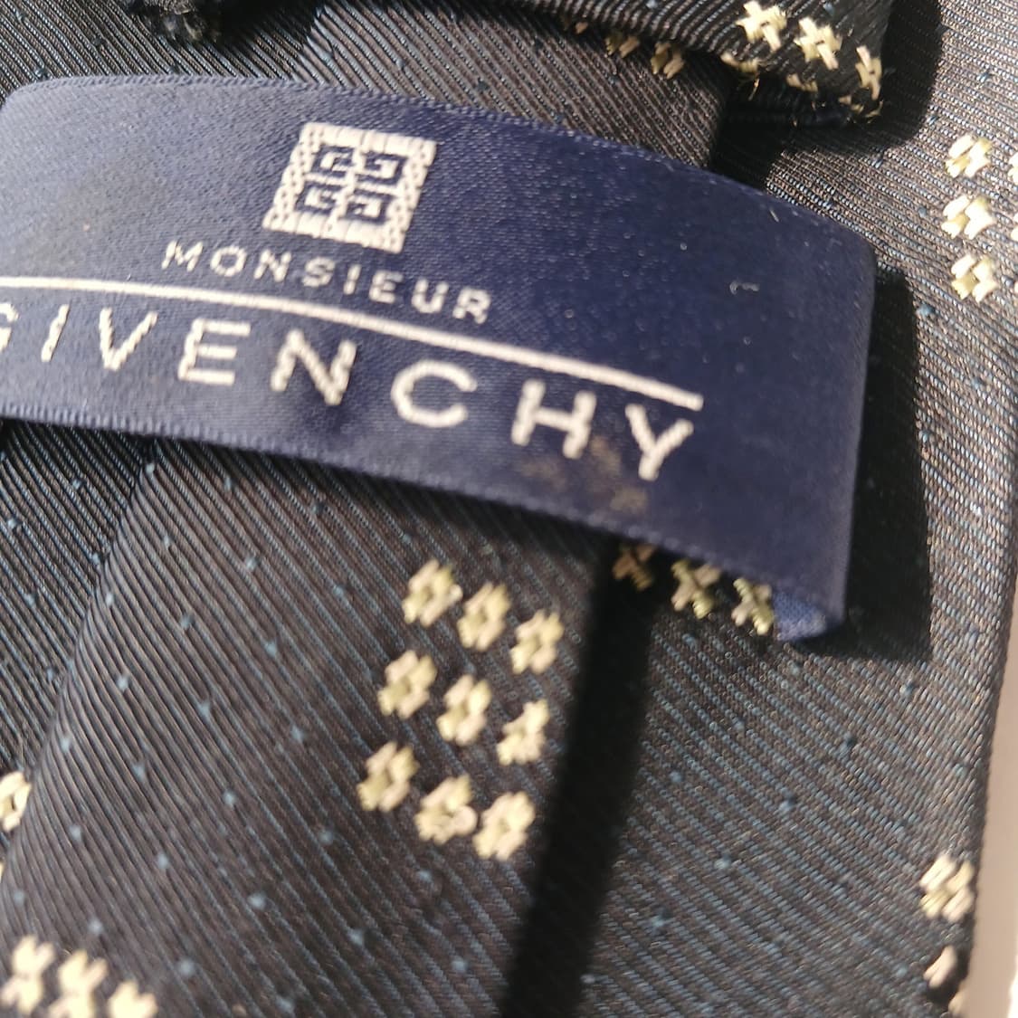 지방시 실크 네이비 자카드 패턴 넥타이 9.9cm A~B등급 E822
 상품이미지10