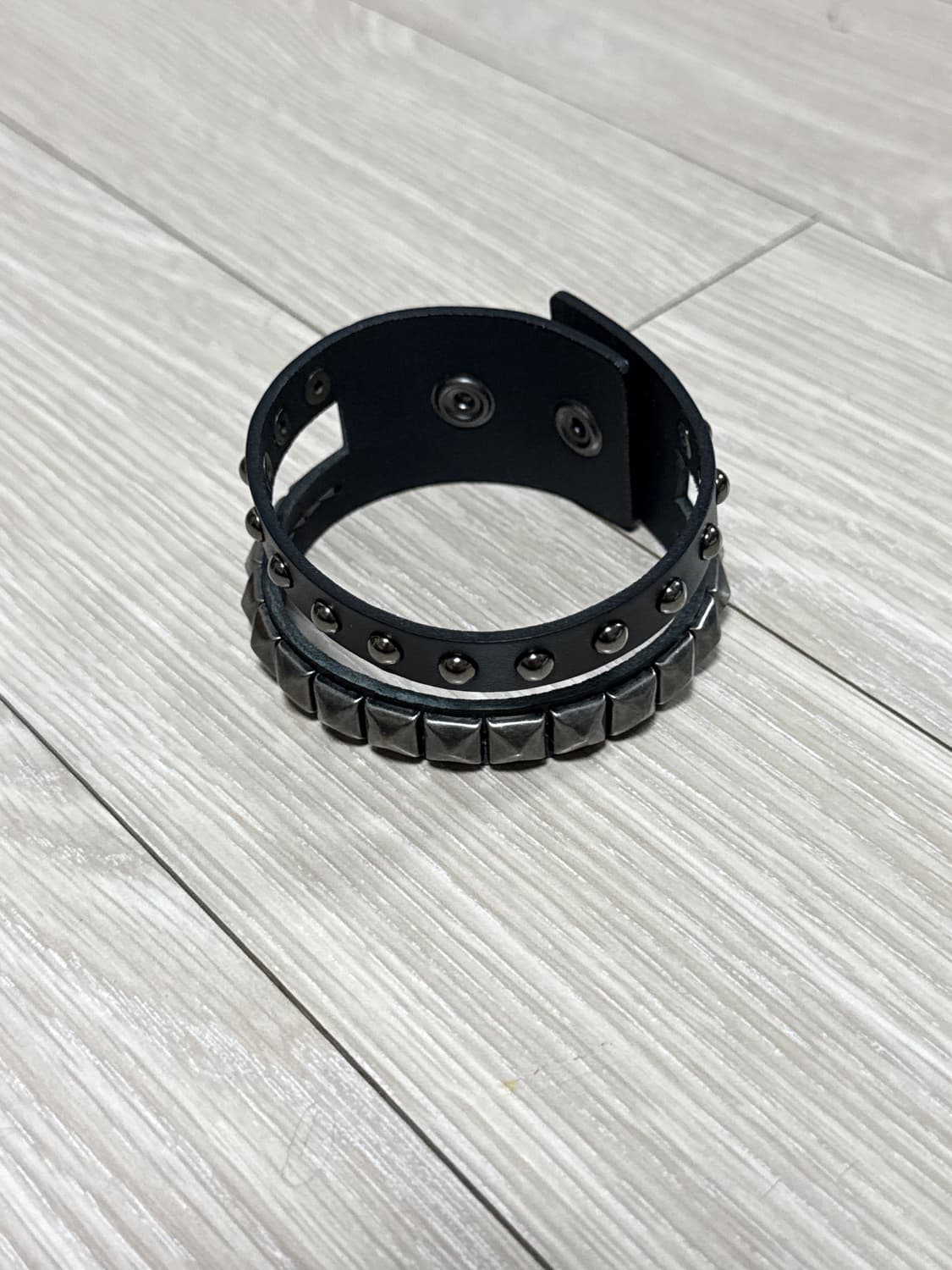 에브리벌스데이 더블스터드 레더 팔찌 상품이미지2