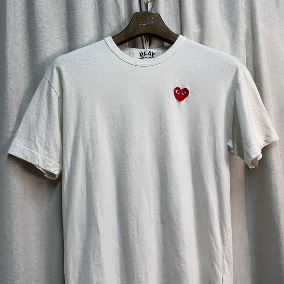 2XL 꼼데가르송 플레이 반팔티 화이트 레드와펜 상품이미지3