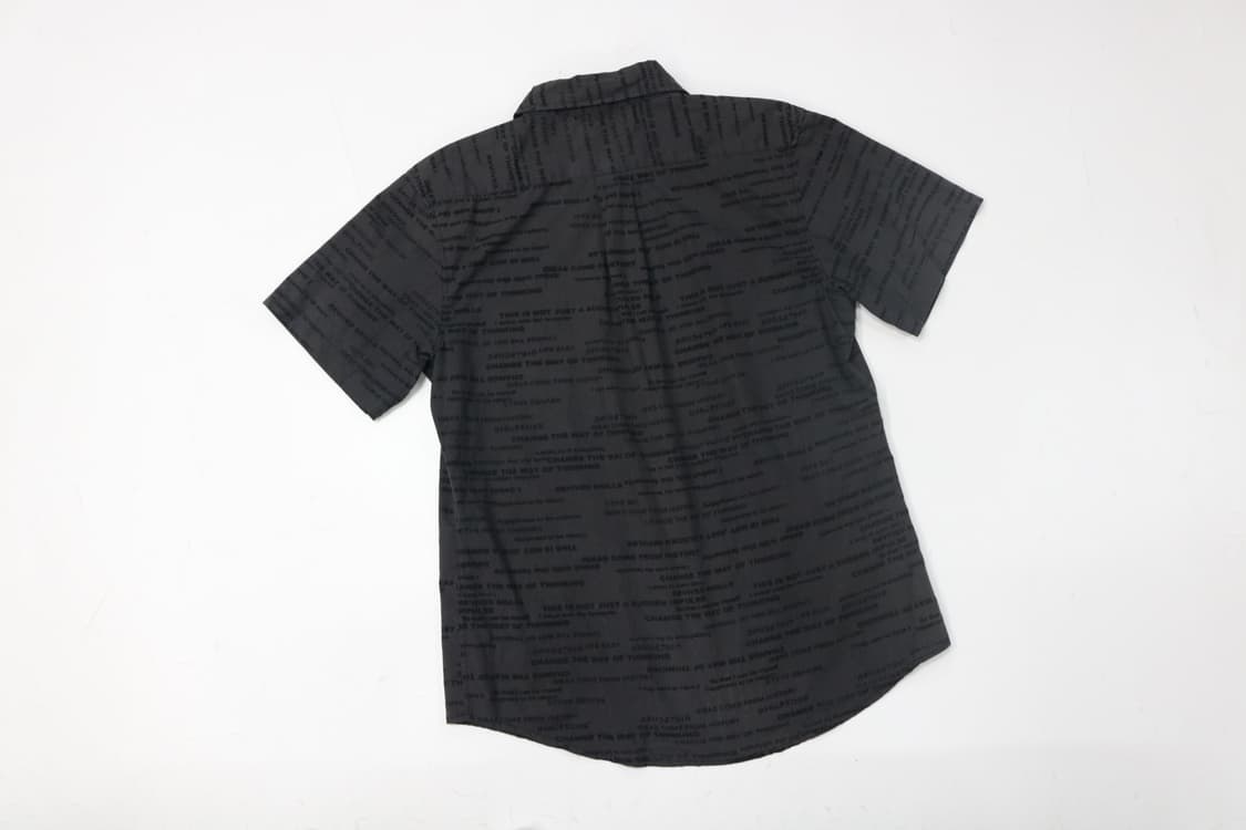 모더엠 타이포그래피 올오버 프린트 블랙 반팔 셔츠 (L) 상품이미지6