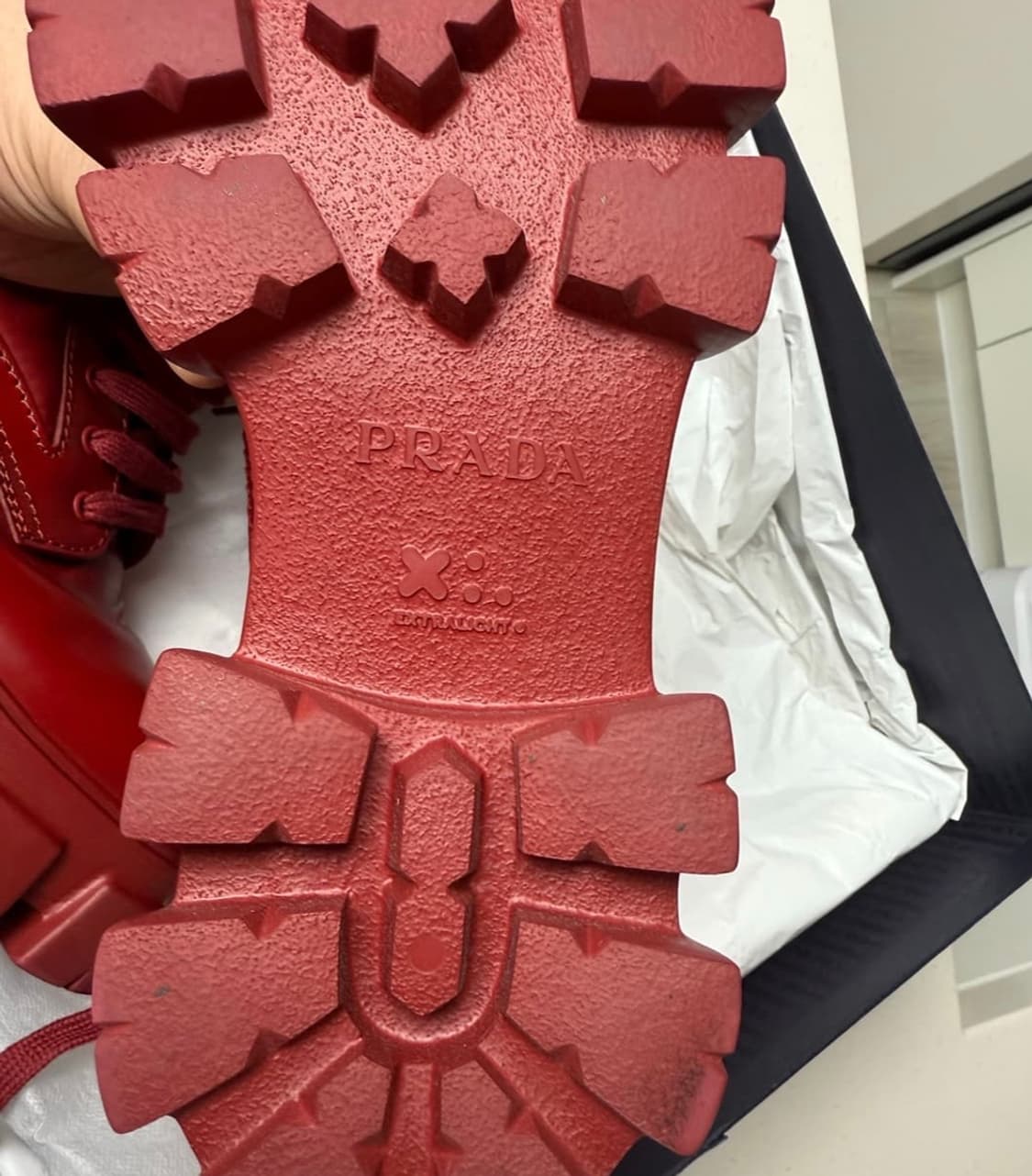 프라다 모놀리스 포켓 워커 부츠 상품이미지3