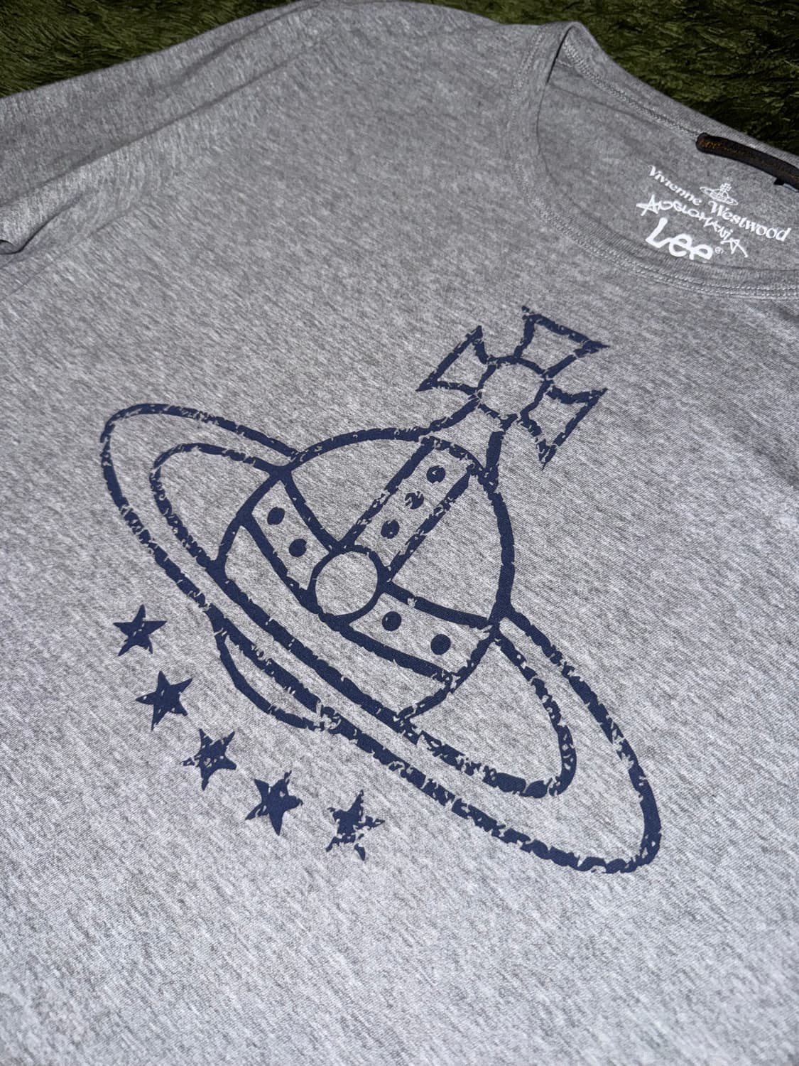 [L] 비비안웨스트우드 X LEE JEANS 콜라보 티셔츠 그레이 상품이미지2