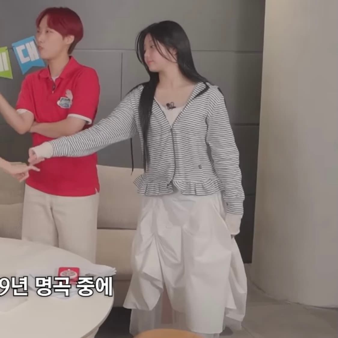 (아일릿 원희 착용) 노컨텐츠 스트라이프 프릴 후드집업 코이세이오 지초이 상품이미지5