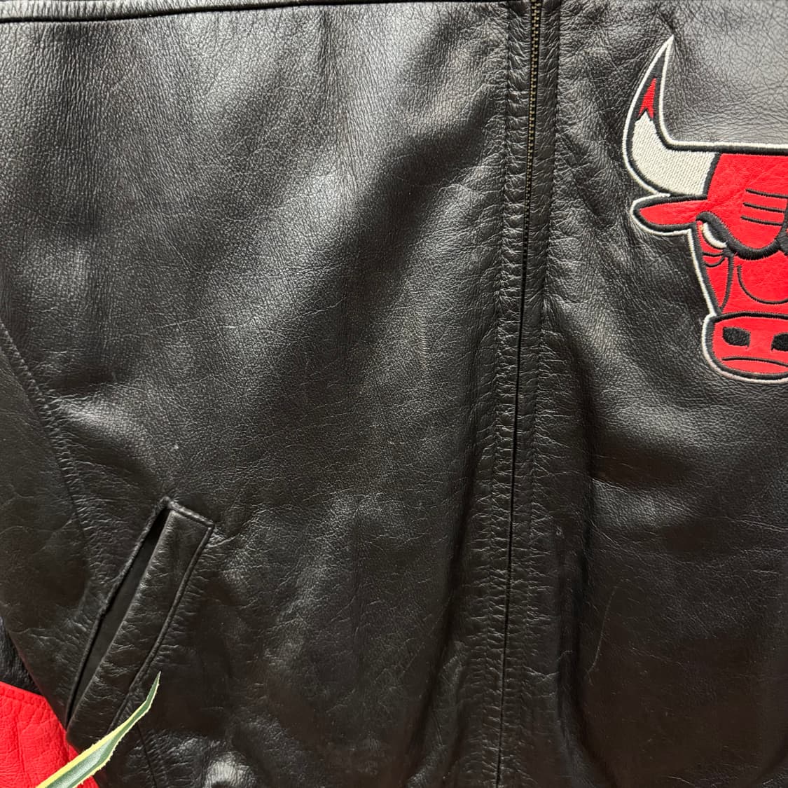 90s NBA X G-lll 칼뱅크 시카고불스 레더 바시티자켓 레드블랙 상품이미지9