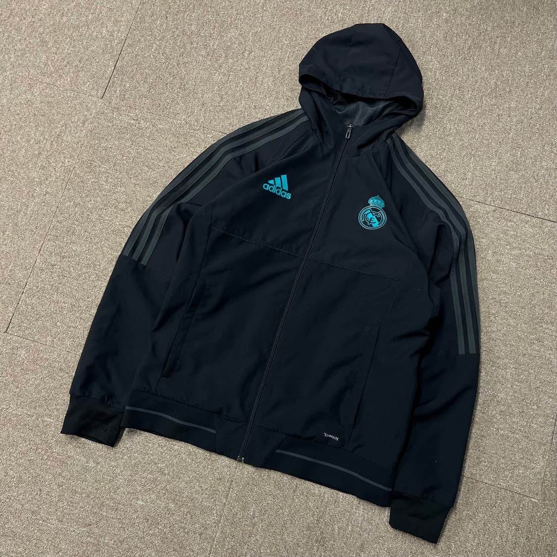 아디다스 레알 마드리드 바람막이 상품이미지1