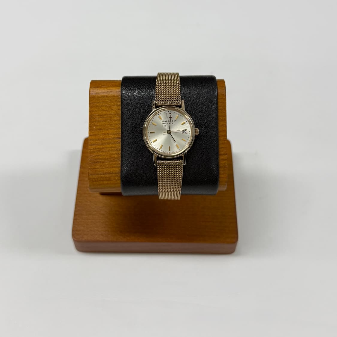 Margaret Howell round watch in gold 상품이미지1