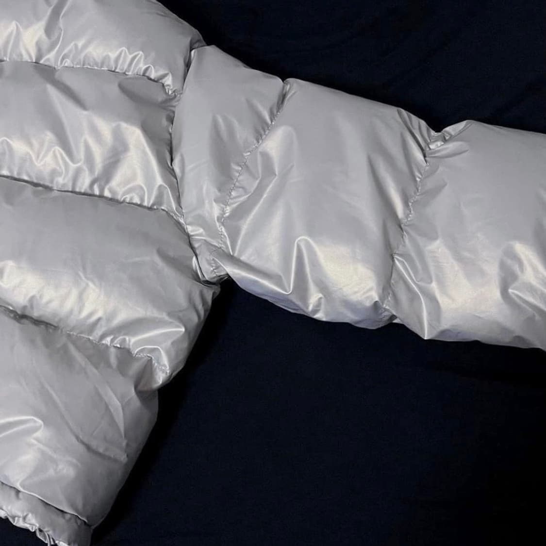 [Free] 비터셀즈 패딩 글로시 크롭 푸퍼 패딩 유광 패딩 (실버) 상품이미지5