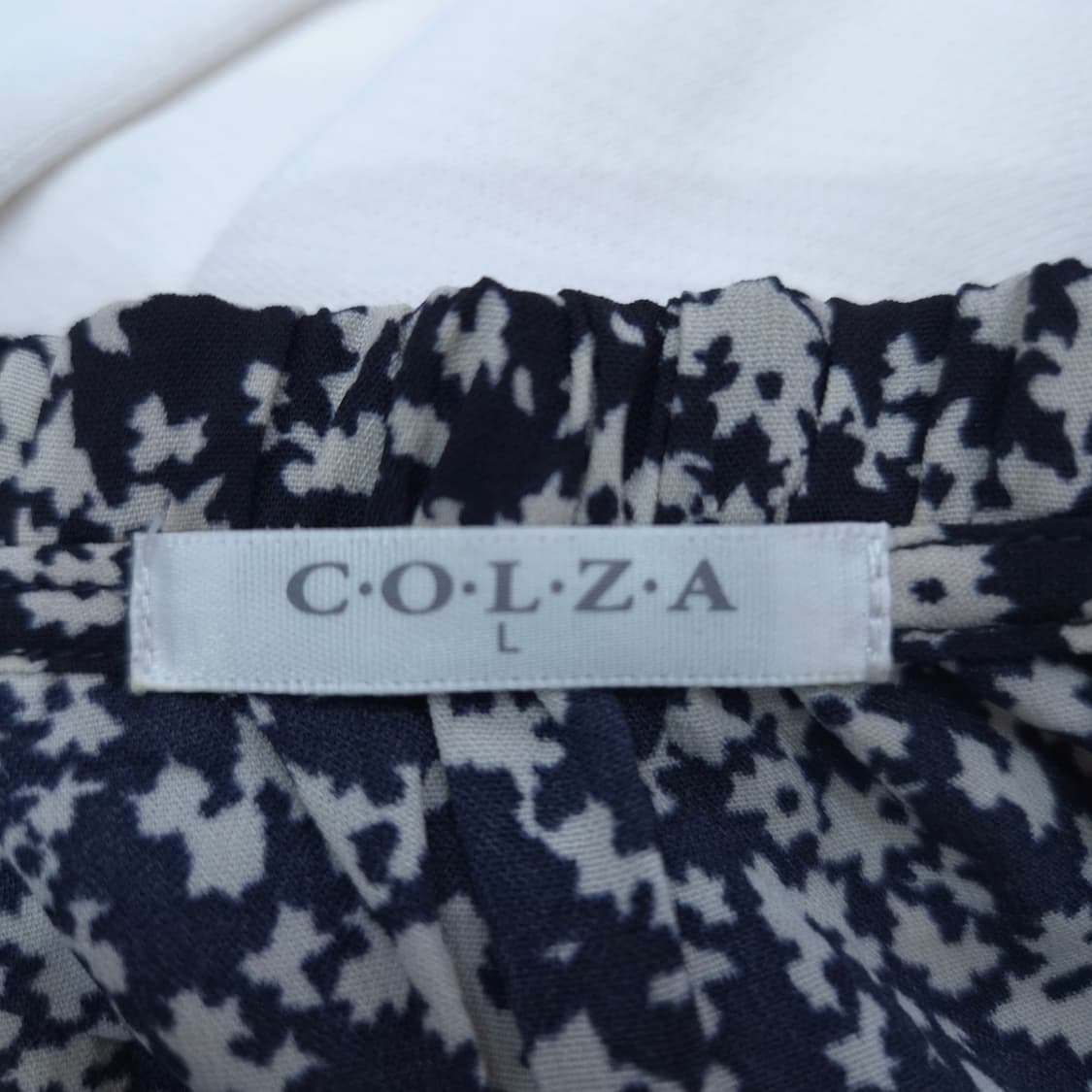 COLZA 네이비 잔꽃 프릴넥 밴딩 롱원피스 상품이미지9