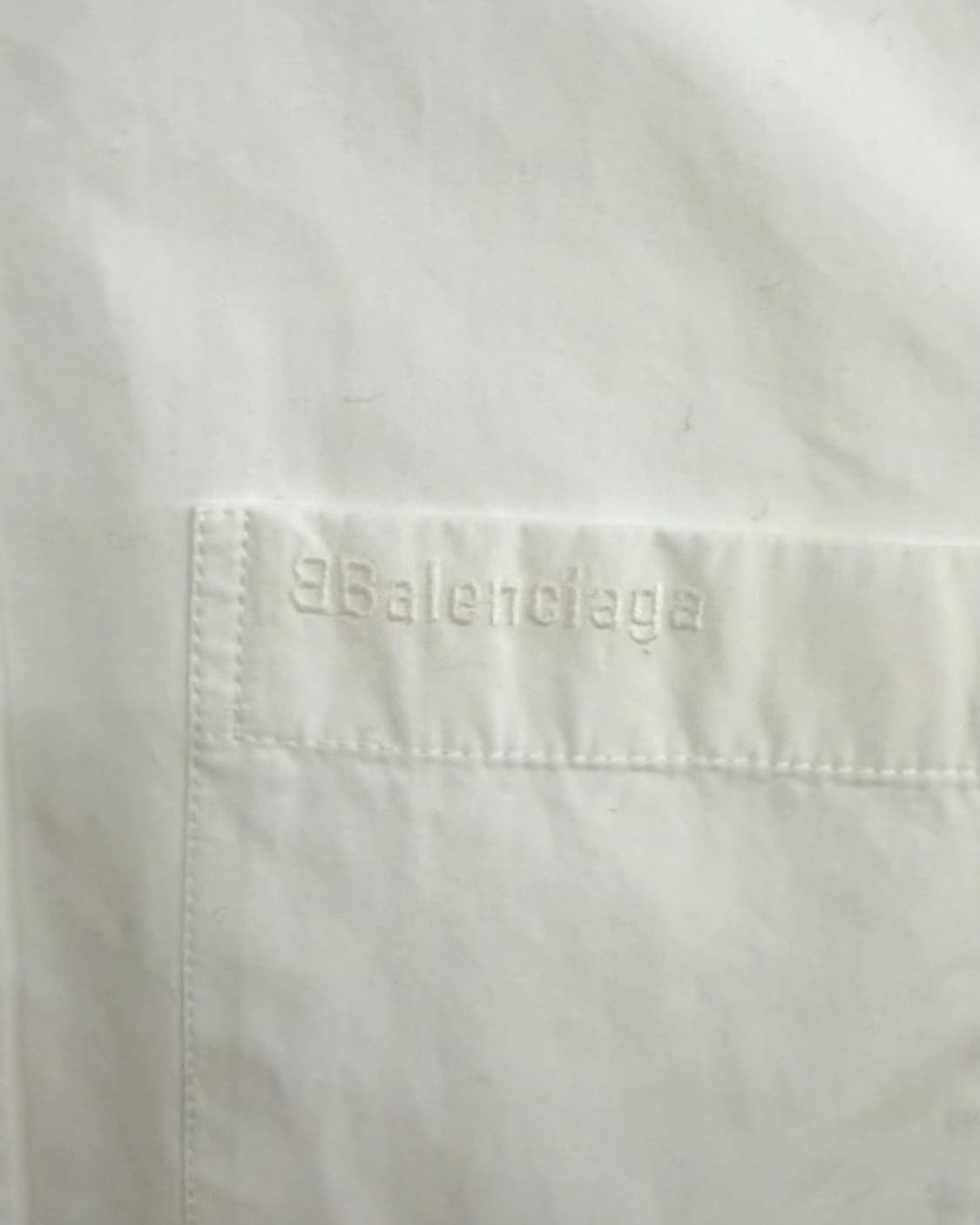 발렌시아가 화이트 볼륨 패턴 포켓 셔츠 상품이미지8