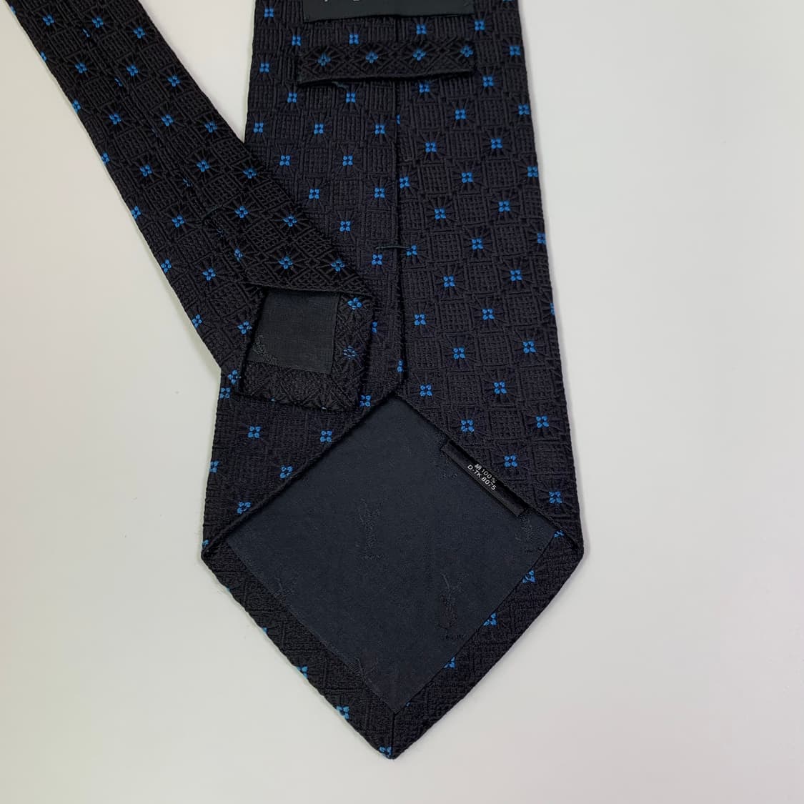 입생로랑(YSL) 블랙컬러 기하학적패턴 명품넥타이 100실크 A+등급 상품이미지6