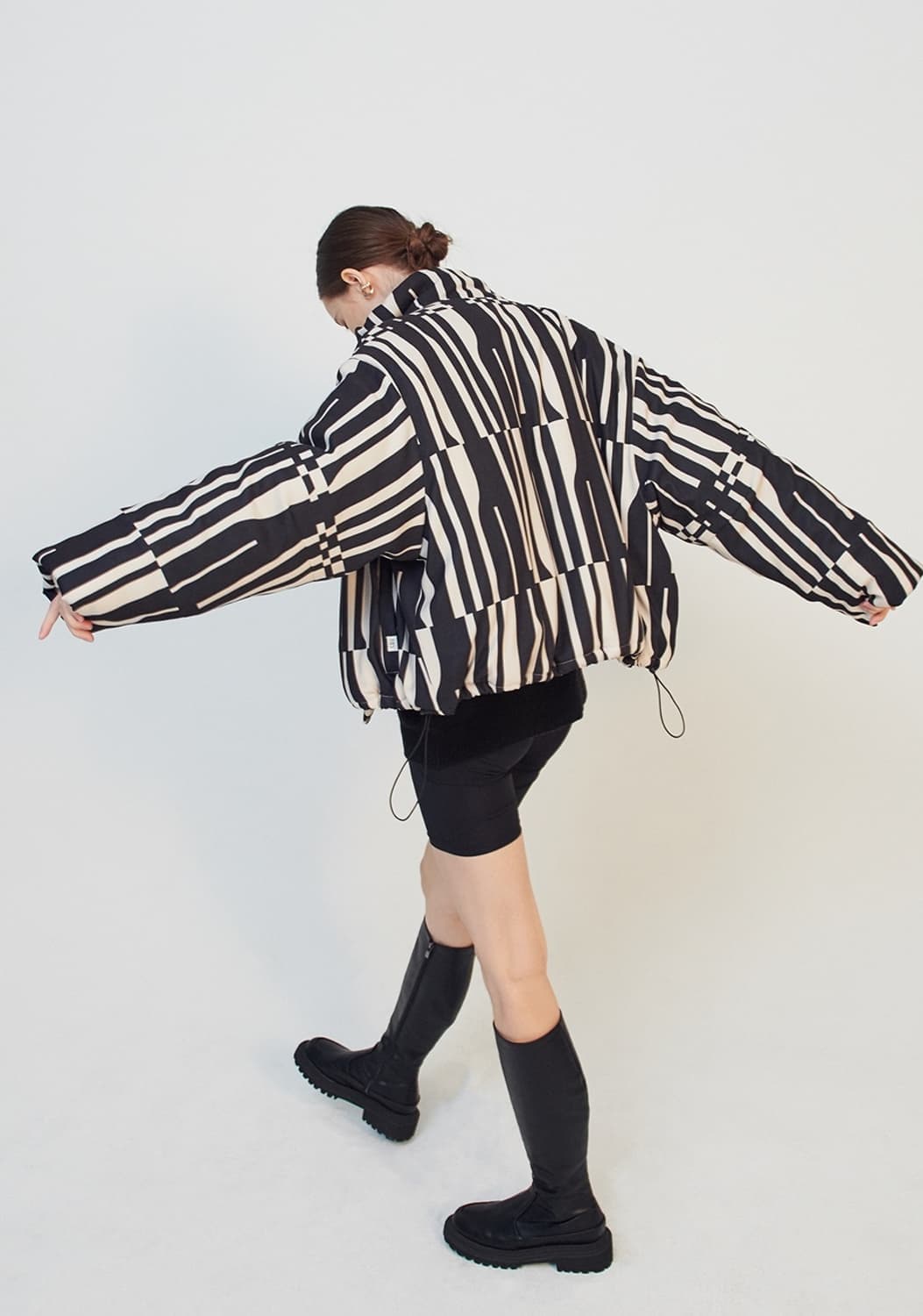 EDITIONWOOD 에디션우드 기하학 패턴 크롭 숏패딩 상품이미지2