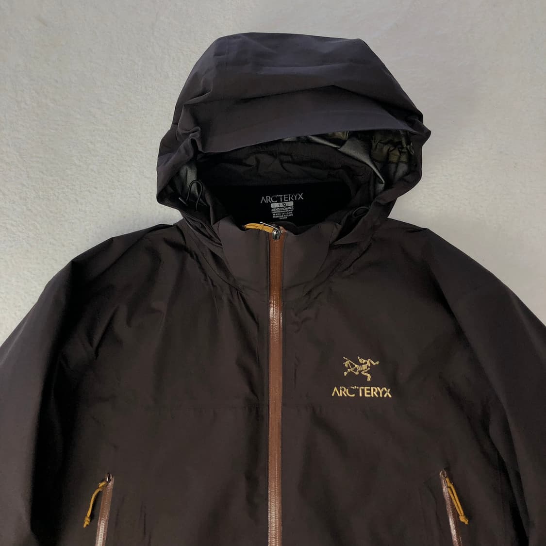 아크테릭스 고어텍스 다크브라운 자켓 상품이미지3