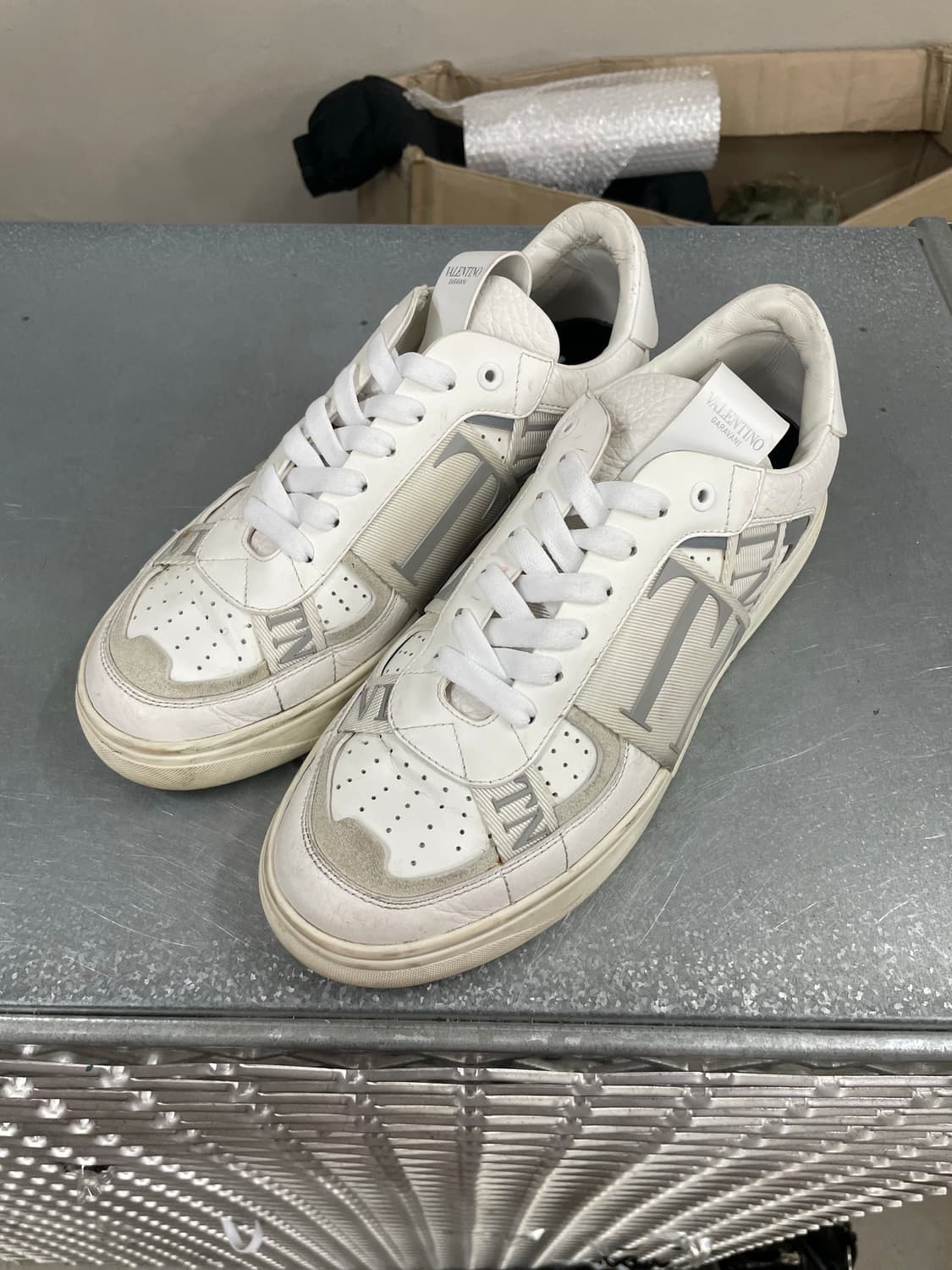 발렌티노 로고 밴드 스니커즈 40 상품이미지2