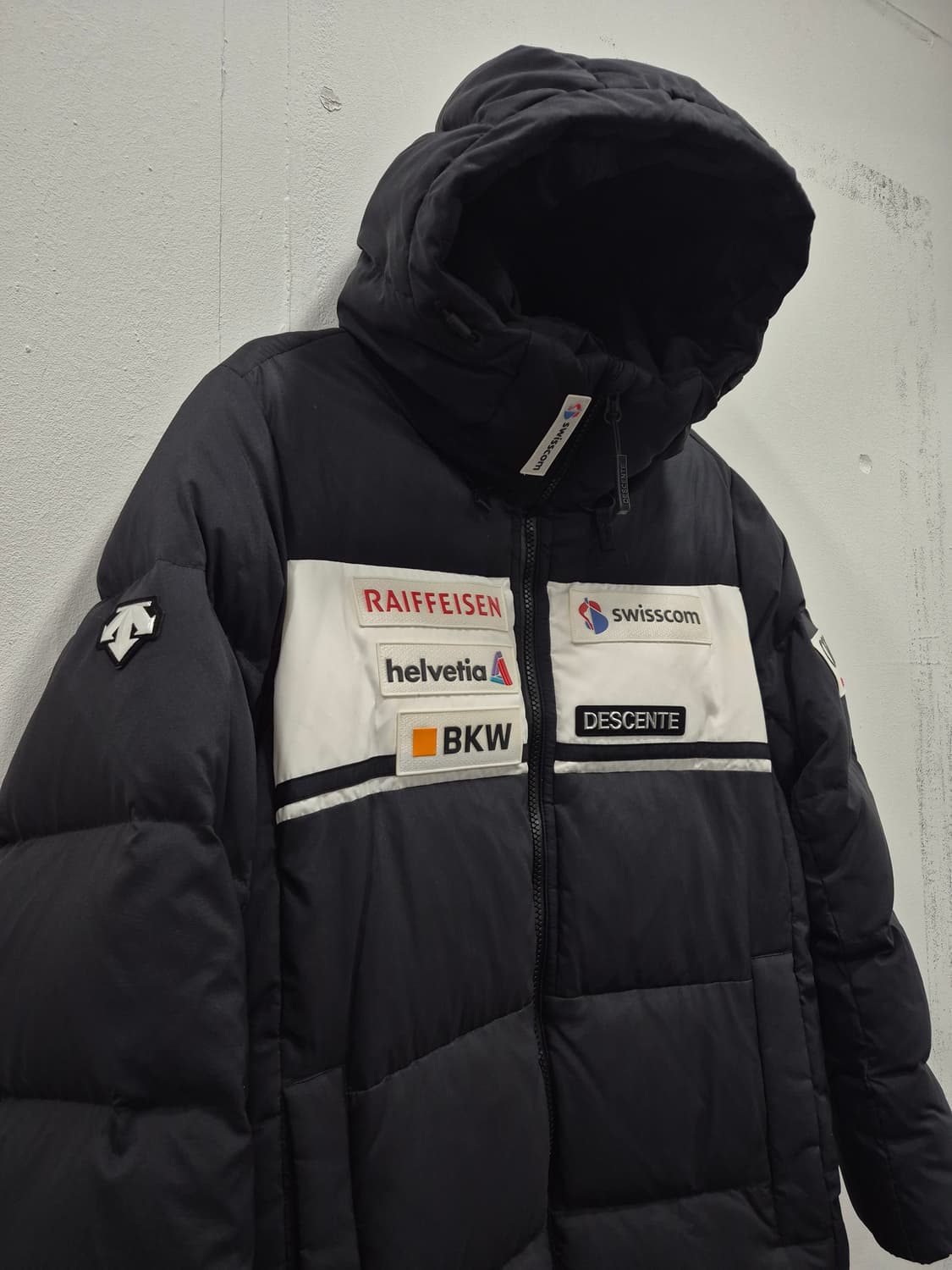 데상트 스위스 스키팀 덕다운 롱패딩 스키복 여성 85~90사이즈 상품이미지3