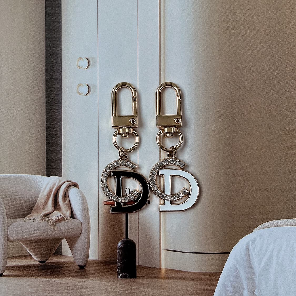 디올 크리스탈 CD 골드 키링 상품이미지2