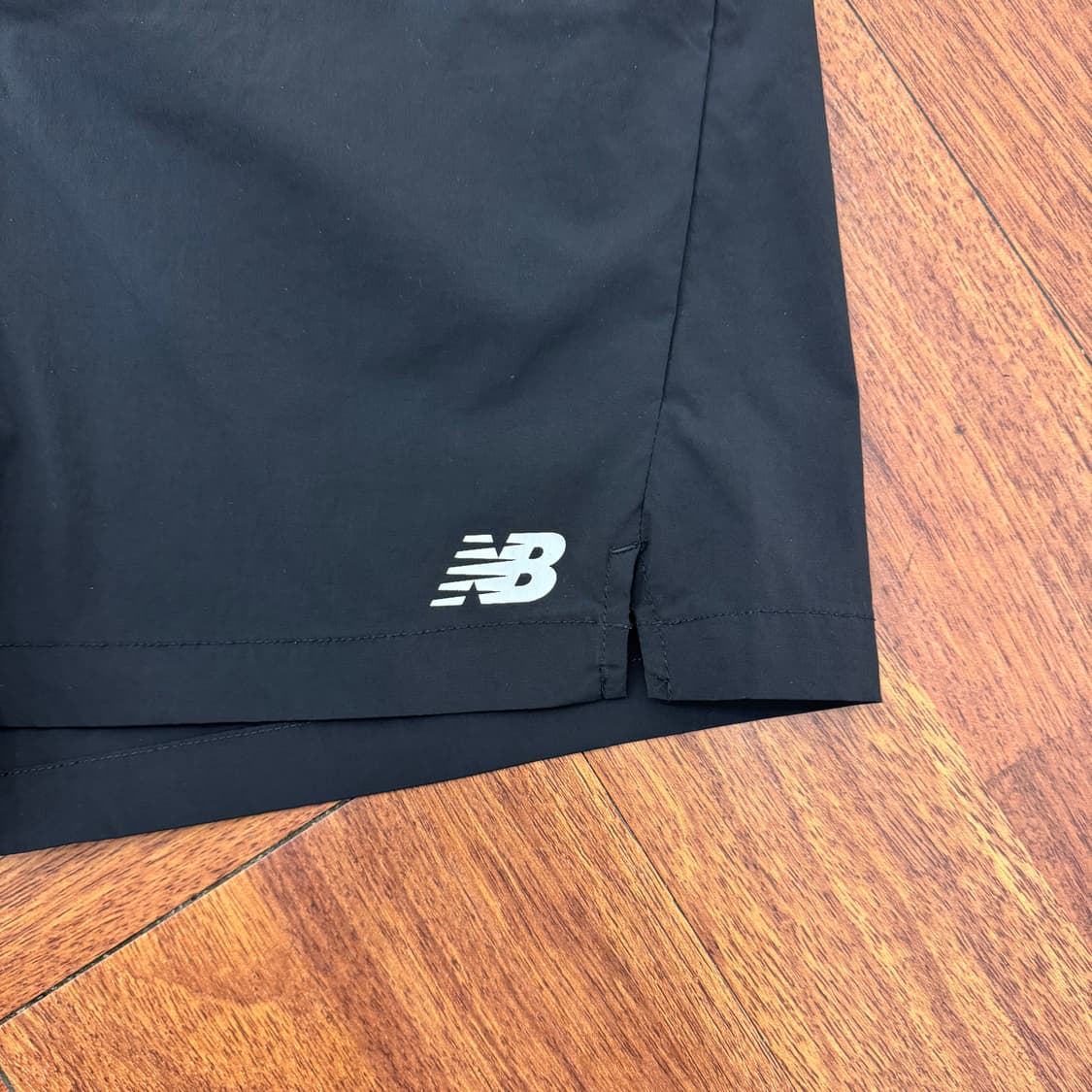 M 뉴발란스 블랙 우븐 나일론 반바지 팬츠  상품이미지3