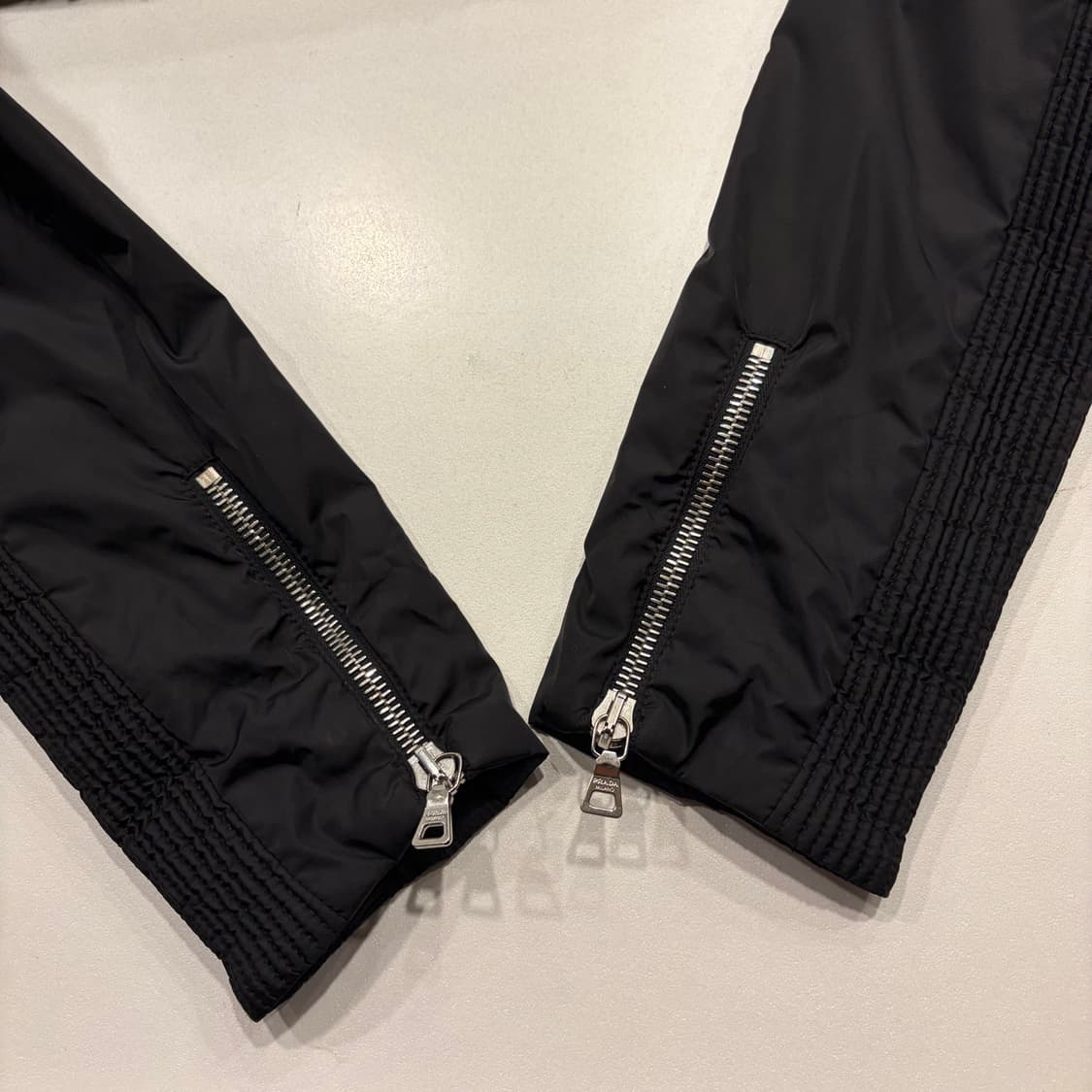 [44] 프라다 러플 나일론 블랙 우먼 자켓 B767 상품이미지5