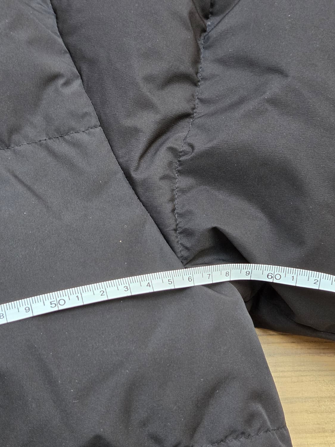 게스 블랙 오리털 패딩 M사이즈(95)입니다. 빵빵한 스타일이고, 목까지 상품이미지5