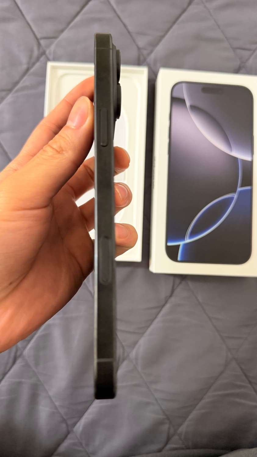 아이폰16프로맥스 블랙 SSS급 에어팟 증정 상품이미지6