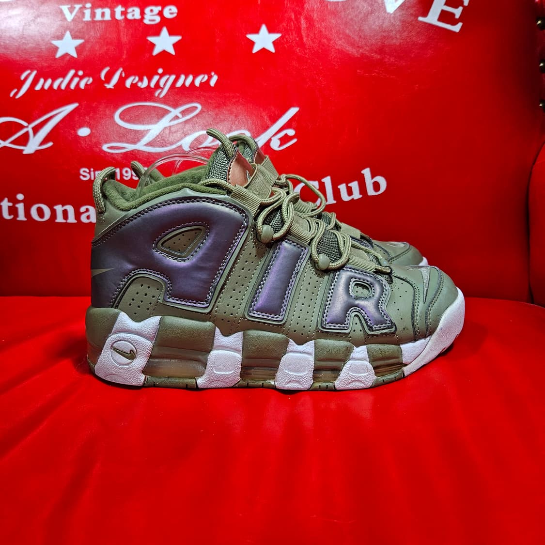 나이키(Nike) 에어모어 업템포 이리디센트 275size 상품이미지1