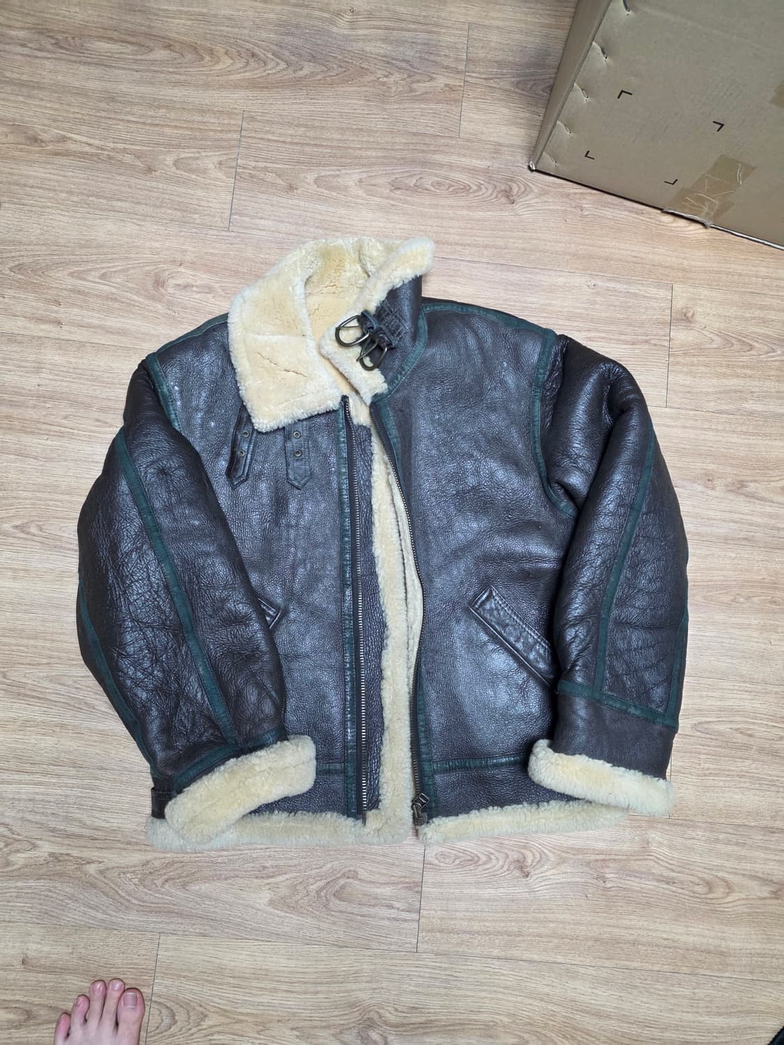 b3 무스탕자켓 상품이미지1