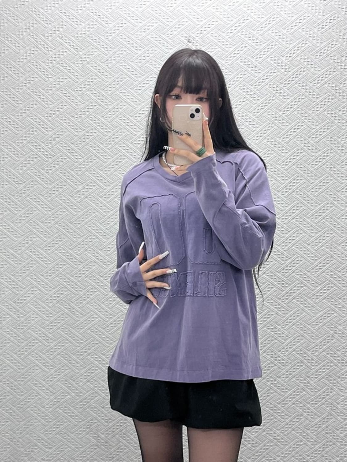 인사일런스 아플리케 그런지 딥퍼플 포도맛 롱슬리브 S C10655 상품이미지1