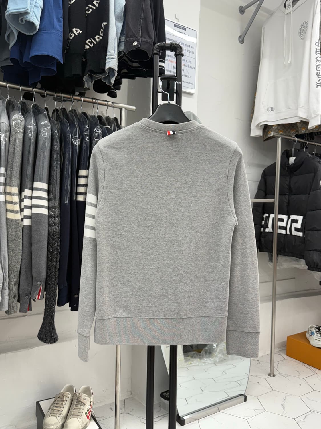 [2] 톰브라운 사선완장 맨투맨 상품이미지2