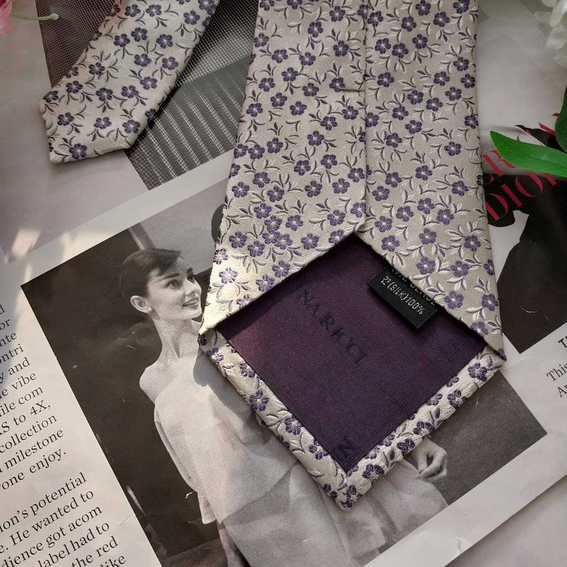 니나리치 실크 화이트&퍼플 플라워 넥타이 9.3cm A+등급 K1428
 상품이미지7