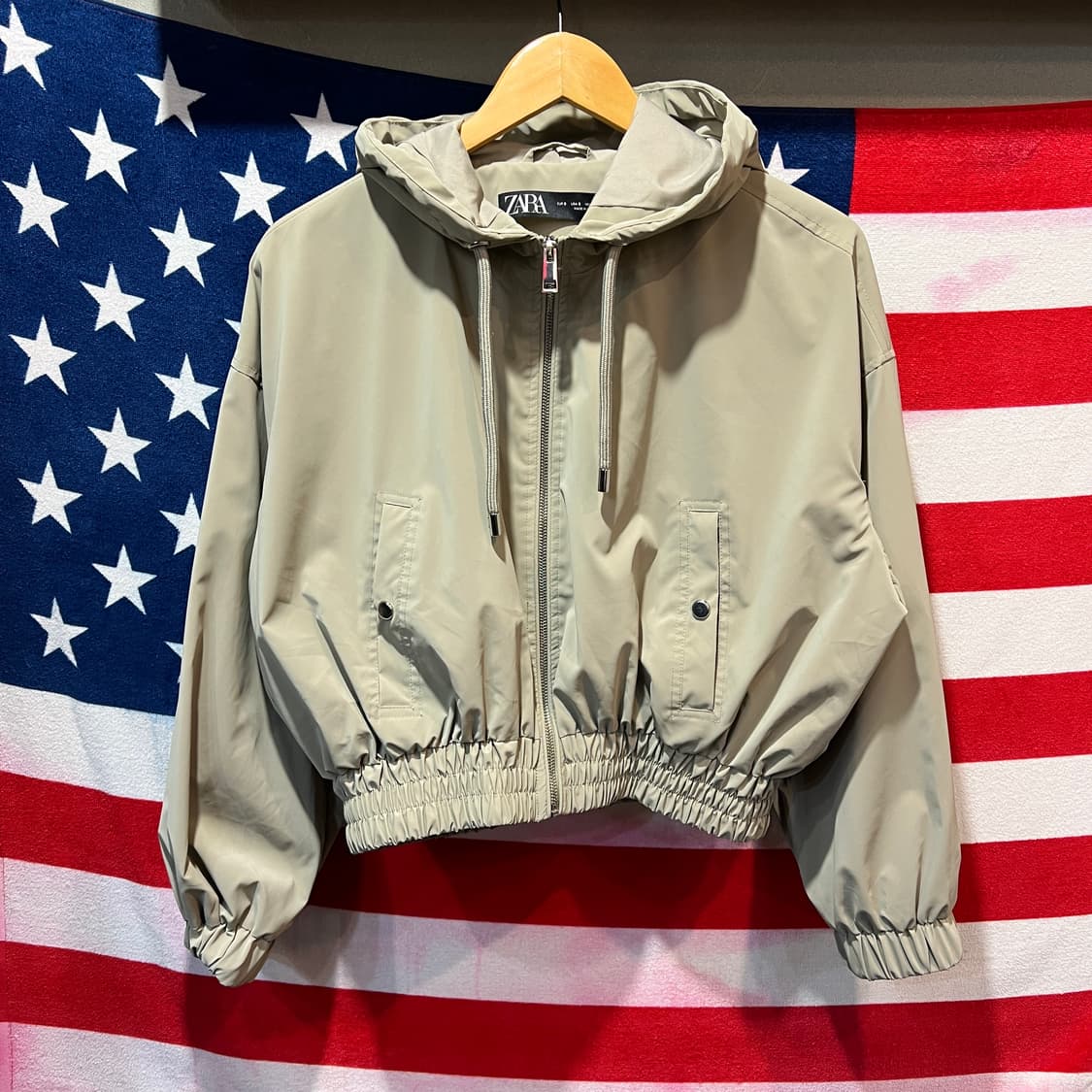 자라 크롭 나일론 후드집업 상품이미지1